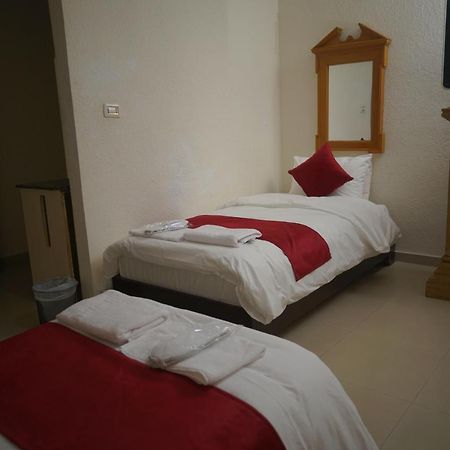 Petra Home Hotel Wadi Musa Exterior photo